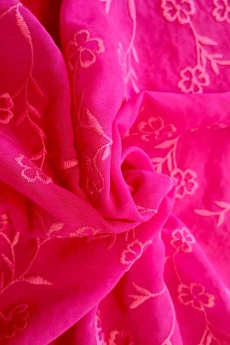 Flower-embroidered chiffon (fuchsia)