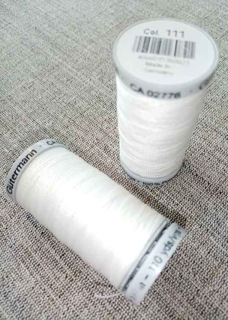 Gutermann Extra-Strong Col. 111 (ivory)