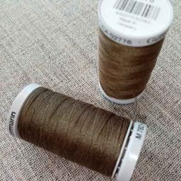 Gutermann Extra-Strong Col. 676 (khaki)