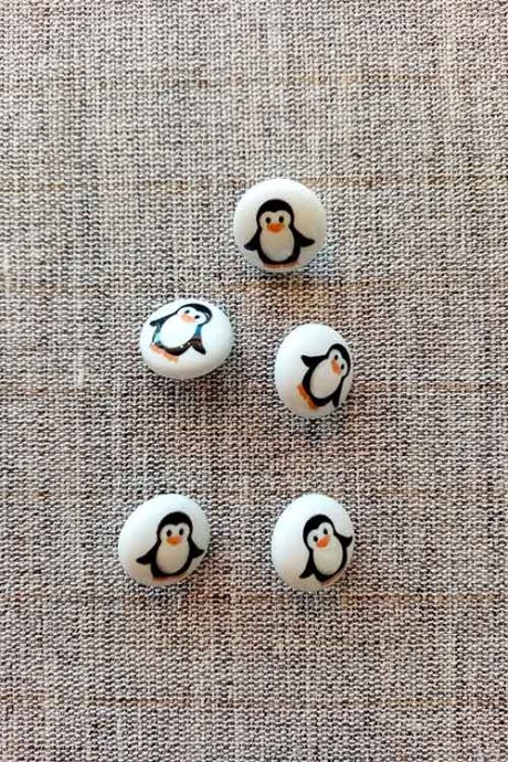 "Pippa Penguin" picture buttons,15mm