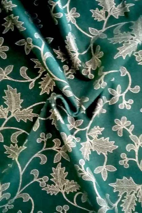 John Louden "Mistletoe and Vine" cotton print (green/gold)