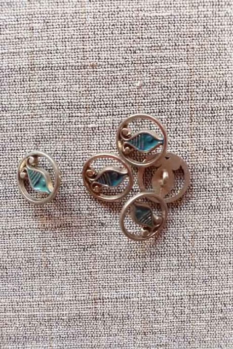 18mm vintage enamel 'fishbowl' buttons