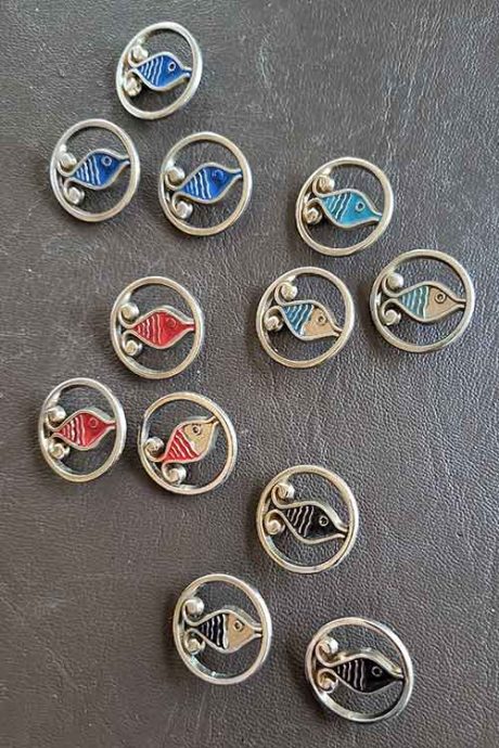 23mm vintage enamel fishbowl buttons