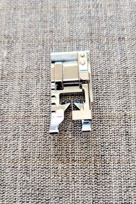 Snap-on Stitch-In-The-Ditch presser foot