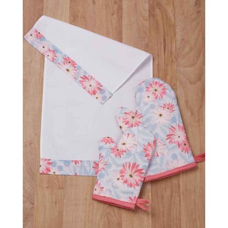 S9565 Children's and Misses' Aprons and Accessories