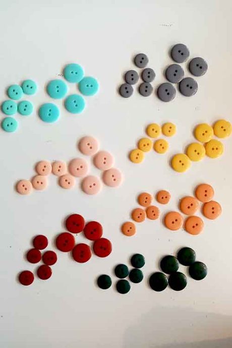 Smooth, shiny 2-hole buttons (20mm & 15mm)