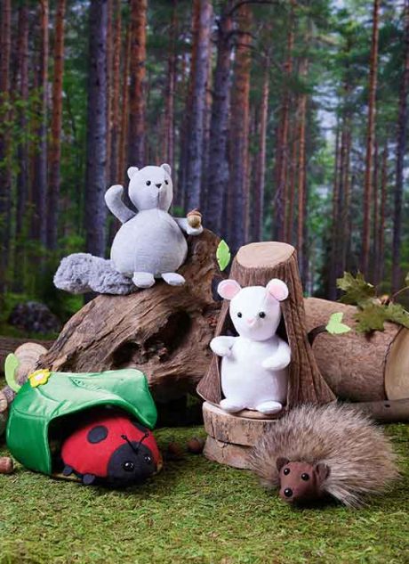 M8469 Plush Animals With Leaf and Tree Houses by Carla Reiss Design