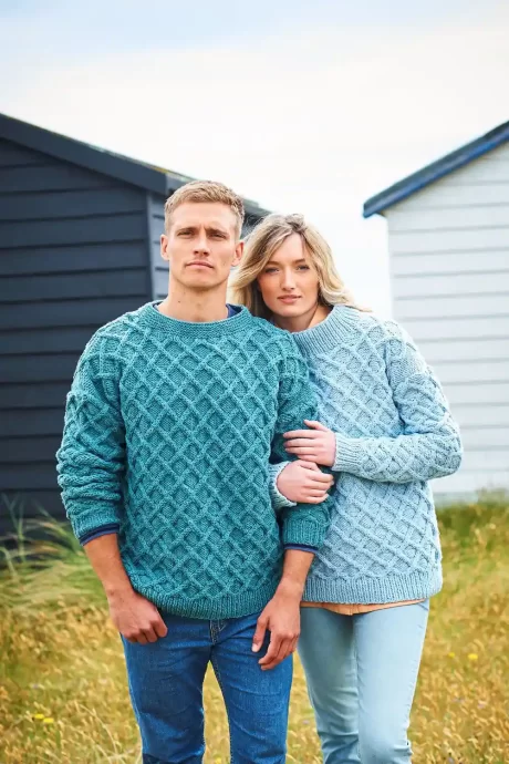 9951 Unisex chunky and heavily cabled crew-neck sweater (Recreate Chunky)