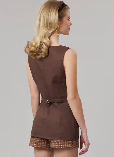 M8585 Misses' and Women's Top, Shorts and Skirt with Petite Lines
