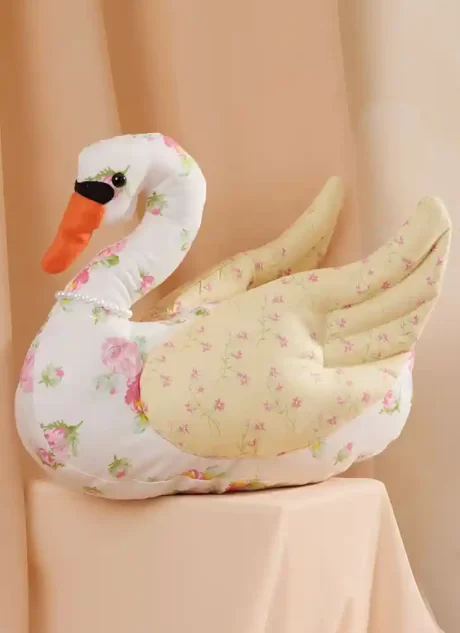 M8600 Plush Swans in Two Sizes - Image 2