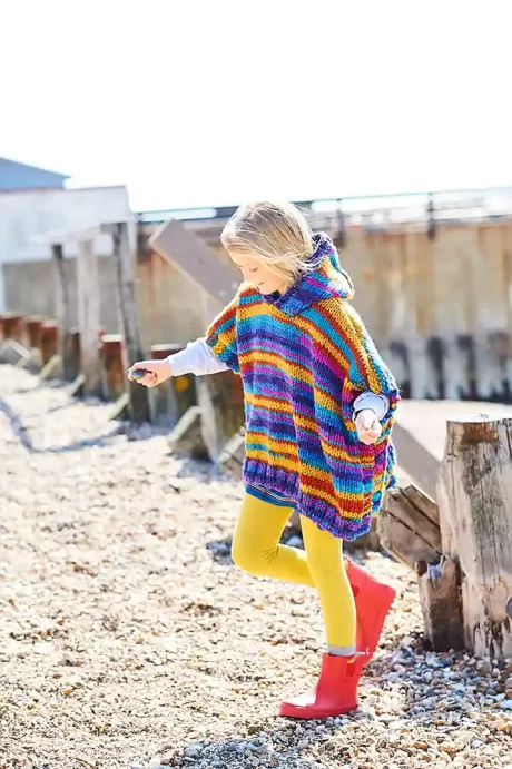 9962 Child's striped poncho (Merry Go Round XL) - Image 3