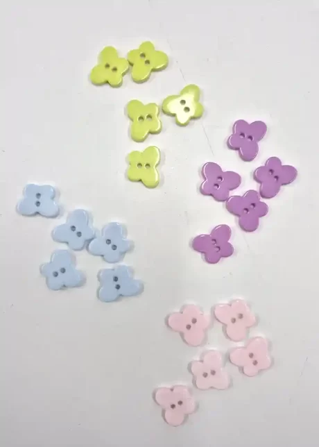 Smooth, shiny butterfly button, 16.5mm