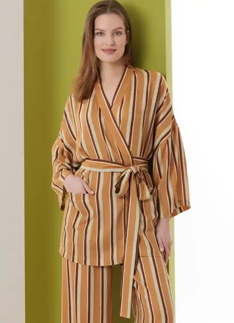 B7047 Misses' Robe in Two Lengths and Pants