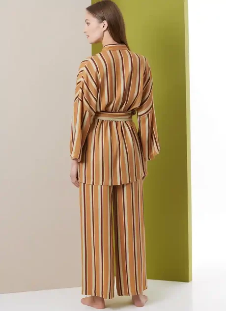 B7047 Misses' Robe in Two Lengths and Pants