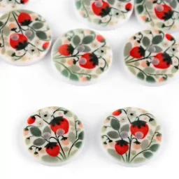 "Strawberry Patch" 2-hole children's buttons, 15mm