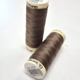 Gutermann Sew All Thread Col. 423 (sable)