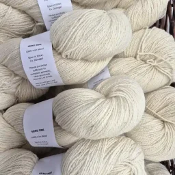Báinín Yarn, 100% Irish Galway Wool